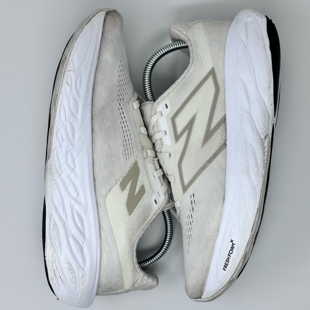 New Balance women’s Cream and Gray Athletic Shoes - Picture 6 of 11